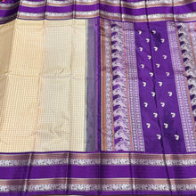 Offwhite with Aubergine Purple Korvai Muthukattam Handwoven Pure Zariless rettapet bordered Kanchipuram Silk Saree Beauty