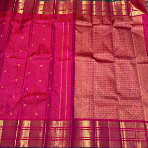 Dual tone Rose Pink with Vairaoosi Jari Checks with Green Blouse with Mayil Chakram Buttas Handwoven Pure Kanchipuram Silk Saree Beauty