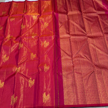 Dual tone Burnt Orange Pink with Gold Vairaoosi Borderless with Double Parrot Buttas rich Pallu Handwoven Pure Jari Kanjivaram Silk Saree Beauty
