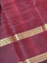 Burgundy Brown Handwoven Pure Jari Oosi Kattam Kanchipuram Silk Saree with Peacocks in a Clover Motifs woven Pallu Doublepet Borders Beauty