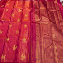 Saranga-Gorgeous Dual tone Orange with Deep Reddish Pink Borderless Vairaoosi with Rettaikili buttas Handwoven Pure Jari Kanjivaram Silk with rich pallu and contrast woven blouse
