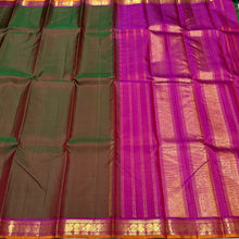 Nayaki- Beautiful Manthulir Green with Magenta Pink Handwoven Small Borders Pure Kanjivaram Silk Saree with beautiful borders rich seer pallu and contrast blouse