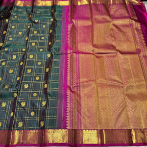 Double Tone Manthulir Green with Deep Magenta 1000 Buttas Weave in Handwoven Pure Jari Kanjivaram Silk Saree Beauty