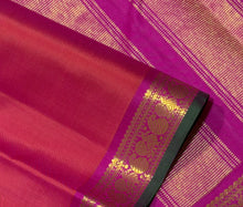 Nayaki- Gorgeous Dual Tone Orange with Rani Pink Handwoven Pure Kanjivaram Silk with small borders with beautiful weave with green selvedges rich seer pallu and contrast woven blouse