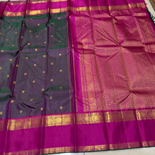 Sahana- Gorgeous Manthulir Dual tone Green with Magenta Pink Buttas Handwoven Pure Jari Kanjivaram Silk with beautiful doublept borders rich pallu and contrast woven blouse