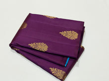 Saranga- Gorgeous Deep Purple with Copper Sulphate Blue Handwoven Pure Jari Kanjivaram Borderless Silk with Muthukattam and Floral Motifs woven body with rich pallu and contrast blouse!