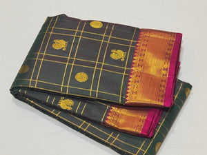 Double Tone Manthulir Green with Deep Magenta 1000 Buttas Weave in Handwoven Pure Jari Kanjivaram Silk Saree Beauty