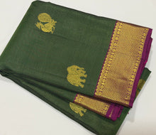 Sahana- Deep Forest Green with Dark Magenta Vairaoosi with Buttas Handwoven Pure Jari Kanjivaram Silk with beautiful Buttas gorgeous borders pallu and contrast woven blouse
