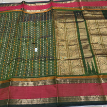 Gorgeous Forest Green with Double tone Orange 1000 Floral Buttas Handwoven Premium Kanjivaram Silkcotton Saree Beauty
