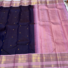 Vaibhogam-Stunning Dual tone Deep Beetlenut Brownish Purple with Pastel Pink Handwoven Pure Jari Korvai with buttas Kanjivaram Silk with beautiful varisaipet borders rich pallu and contrast woven blouse