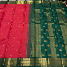 Vaibhogam- Gorgeous Tomato Red with Deep Emerald Green Handwoven Pure 2g Jari Korvai with Buttas Kanjivaram Silk with beautiful borders rich pallu and contrast woven blouse