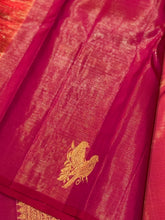 Dual tone Burnt Orange Pink with Gold Vairaoosi Borderless with Double Parrot Buttas rich Pallu Handwoven Pure Jari Kanjivaram Silk Saree Beauty