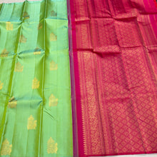 Saranga- Gorgeous Parrot Green with Tomato Pink Handwoven Pure jari borderless Kanjivaram silk with Muthukattam with buttas woven beautiful body with rich pallu and contrast woven blouse
