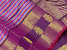 Vaibhogam- Gorgeous Kottadi Jari Checks in Pink and Deep Wine Combination with beautiful jari checks body with rich borders stunning pallu and contrast deep wine blouse beauty
