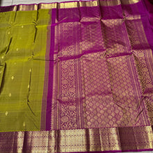 Olive Green with Deep Magenta Buttas With Banarasi Style Woven Rich Borders Gorgeous Pallu and Contrast woven blouse beauty