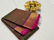 Manthulir Green Purple Buttas Handwoven Pure Kanjivaram Silk Saree Beauty