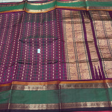 Vintage combo- Deep Purple  with Green 1000 Buttas Floral Premium Handwoven Pure Kanjivaram Silkcotton Saree Beauty