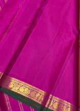 Nayaki- Gorgeous Dual Tone Orange with Rani Pink Handwoven Pure Kanjivaram Silk with small borders with beautiful weave with green selvedges rich seer pallu and contrast woven blouse