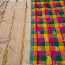 Saranga- Super Gorgeous Borderless Beige with Palum Pazhamum Checks handwoven pure Jari Kanjivaram Silk with Bird buttas woven body with rich sparrows woven palum Pazhamum checks pallu and contrast buttis woven palum pazhamum blouse.
