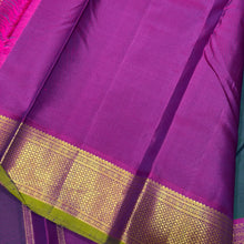 Nayaki- Gorgeous Deep Sapphire Green  with Dark Magenta  Handwoven Pure Kanjivaram Silk with beautiful bawanchi borders with green selvedges with rich pallu and contrast woven blouse