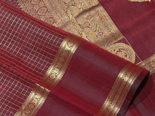 Burgundy Brown Handwoven Pure Jari Oosi Kattam Kanchipuram Silk Saree with Peacocks in a Clover Motifs woven Pallu Doublepet Borders Beauty