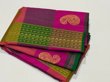 Saranga- Gorgeous Palum Pazhamum Checks Borderless Handwoven Pure Jari Kanjivaram with Paisleys woven jacquard body with rich lakshadeepam style woven beautiful pallu and contrast woven rani pink blouse .