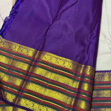 Vaibhogam- mesmerizing Lavendar with Deep Purple Korvai  Handwoven Pure 2gram Jari Kanjivaram Silk with Varisaipet borders woven beautiful body with Purple jamudu with super gorgeous pallu and contrast deep purple blouse. A very intricately woven borders