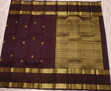 Vaibhogam- Stunning Coffee Brown with Gold Handwoven Pure 2 gram Jari Kanjivaram Silk with Buttas woven  beautiful body with rich Vairaoosi borders beautiful pallu and self colored blouse