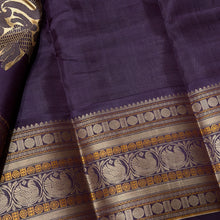 Saraswati- Gorgeous Abirami Beige with  Deep Purple Handwoven Premium Zariless Kanjivaram Silk with beautiful muthukattam silk checked body with gorgeous varisaipet borders rich sorgavaasal pallu and contrast woven blouse #thambooriexclusives #thambooricl
