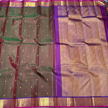 Manthulir Green Purple Buttas Handwoven Pure Kanjivaram Silk Saree Beauty