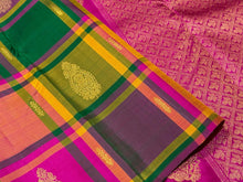 Palum Pazhamum Borderless Checks with thodar (continuous) buttas rich pallu blouse beauty