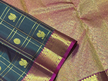 Double Tone Manthulir Green with Deep Magenta 1000 Buttas Weave in Handwoven Pure Jari Kanjivaram Silk Saree Beauty