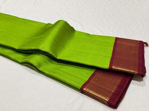 Vintage Combination- Parrot Green with Deep Maroon Vairaoosi Checks Handwoven Pure Jari Korvai Kanjivaram Silk Saree Beauty