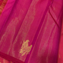 Saranga-Gorgeous Dual tone Orange with Deep Reddish Pink Borderless Vairaoosi with Rettaikili buttas Handwoven Pure Jari Kanjivaram Silk with rich pallu and contrast woven blouse
