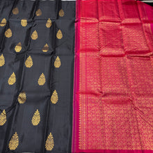 Striking Black with Shocking Pink Borderless Handwoven Pure Jari Muthukattam with Buttas Rich Pallu and Contrast woven blouse