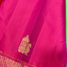 Saranga- Gorgeous Parrot Green with Tomato Pink Handwoven Pure jari borderless Kanjivaram silk with Muthukattam with buttas woven beautiful body with rich pallu and contrast woven blouse
