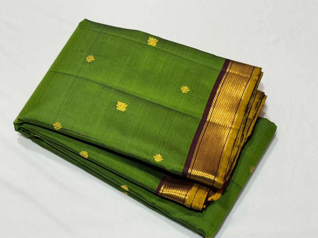 Emerald Green with Deep Maroon Buttas Handwoven Pure Jari Kanjivaram Silk Saree with rich seer pallu and contrast woven blouse beauty