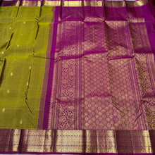 Olive Green with Deep Magenta Buttas With Banarasi Style Woven Rich Borders Gorgeous Pallu and Contrast woven blouse beauty