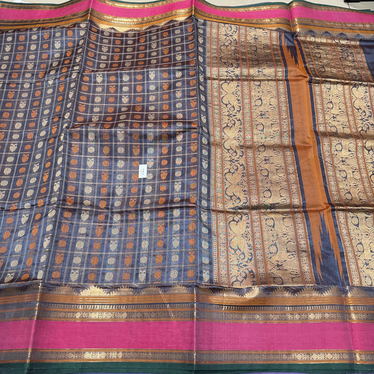 Intricate Grey with Pink 1000 Buttas Handwoven Premium Kanjivaram Silk ...