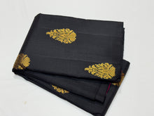 Striking Black with Shocking Pink Borderless Handwoven Pure Jari Muthukattam with Buttas Rich Pallu and Contrast woven blouse