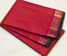 Nayaki- Gorgeous Dual Tone Orange with Rani Pink Handwoven Pure Kanjivaram Silk with small borders with beautiful weave with green selvedges rich seer pallu and contrast woven blouse