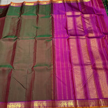 Manthulir Green with Magenta Pink Handwoven Small Borders Pure Jari Kanjivaram Silk Saree Beauty
