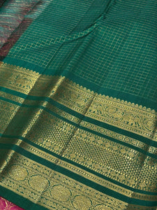 Dual tone Rose Pink with Vairaoosi Jari Checks with Green Blouse with Mayil Chakram Buttas Handwoven Pure Kanchipuram Silk Saree Beauty
