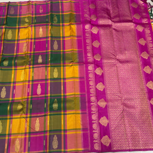 Palum Pazhamum Borderless Checks with thodar (continuous) buttas rich pallu blouse beauty