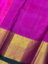 Dual tone Manthulir Green short with Purple Body with Dark Magenta Borders Pallu and Blouse Handwoven Pure Kanjivaram Silk Saree with Buttas and Mayilkan Borders Beauty